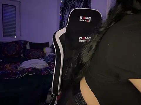 Snapshot of kinkygirl420x chatting on February 6, 2025, 9:28 pm kinkygirl420x online show from February 6, 2025, 9:28 pm