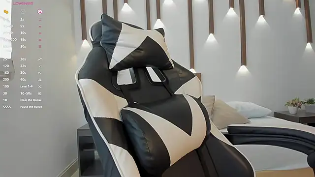 megan cooper28 online show from December 1, 2025, 7:04 pm