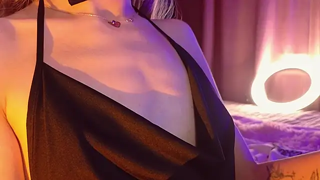 Snapshot of SandraBoyl chatting on March 3, 2025, 7:24 am SandraBoyl online show from March 3, 2025, 7:24 am