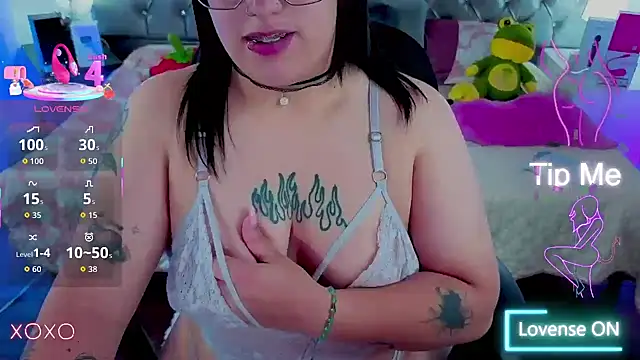 NatalieHarris online show from October 10, 2025, 6:42 pm