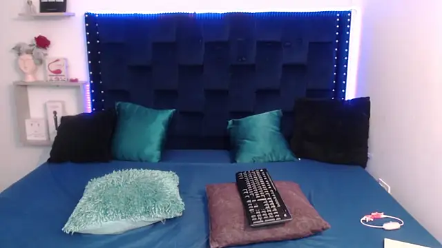 SaraApril 1 online show from March 15, 2025, 11:39 pm