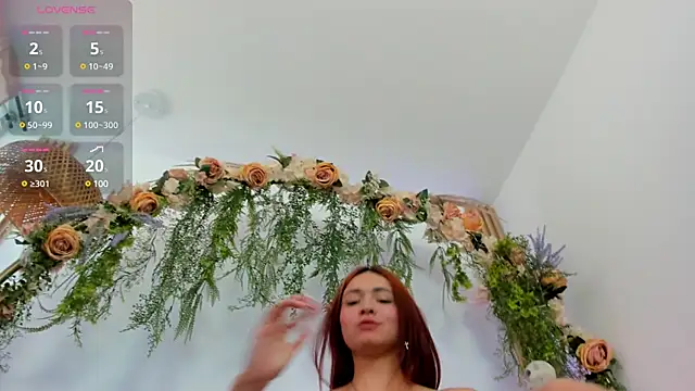 Snapshot of Celeste_roose chatting on December 7, 2024, 4:42 pm Celeste roose online show from December 7, 2024, 4:42 pm