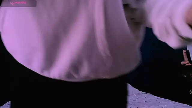 NinaYellow online show from January 21, 2025, 2:59 pm