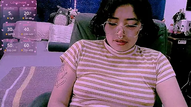 NinaYellow online show from August 3, 2026, 3:18 pm