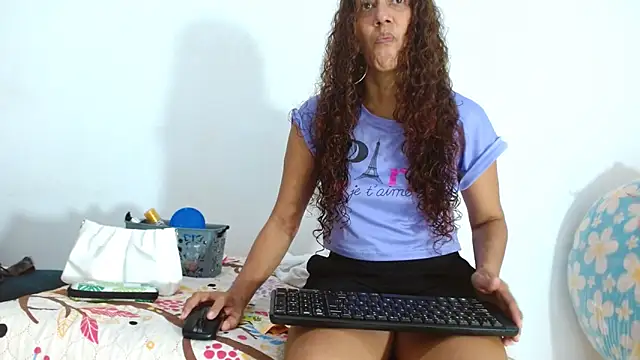 churcavagina40 online show from April 7, 2026, 1:02 pm