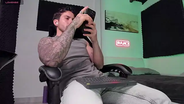 LucianSinclair online show from November 20, 2025, 3:40 am