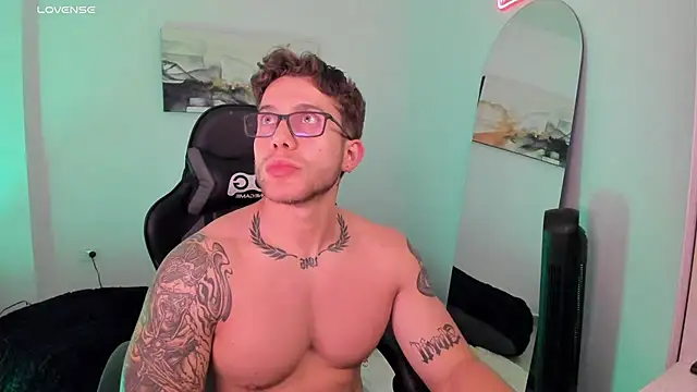 LucianSinclair online show from February 20, 2025, 12:19 am