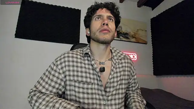 LucianSinclair online show from April 12, 2026, 12:47 am