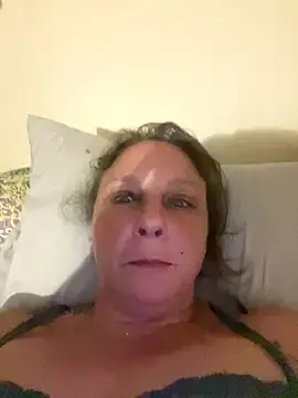 Snapshot of Everlyrose27 chatting on September 28, 2025, 6:53 am Everlyrose27 online show from September 28, 2025, 6:53 am