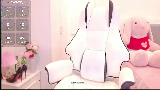 PimChanOK online show from October 28, 2025, 1:21 pm