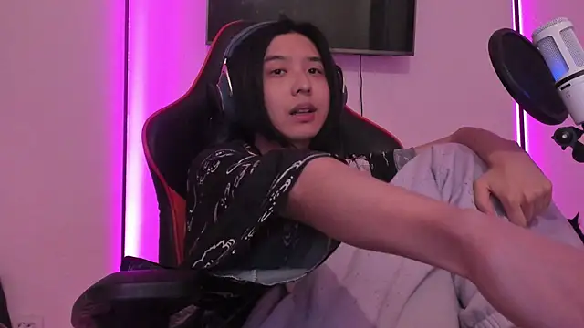 wexlee7 online show from September 20, 2025, 2:16 am