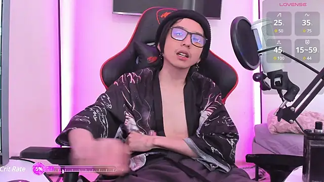 wexlee7 online show from March 17, 2025, 2:23 pm