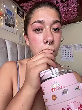 Snapshot of Enyeld_ruru chatting on March 2, 2025, 7:08 pm Enyeld ruru online show from March 2, 2025, 7:08 pm