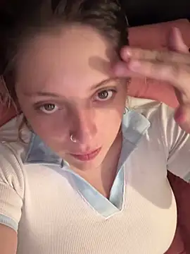 Snapshot of Enyeld_ruru chatting on February 13, 2025, 1:15 pm Enyeld ruru online show from February 13, 2025, 1:15 pm