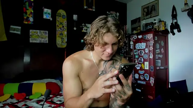 Tom Krakow online show from October 24, 2025, 8:52 pm