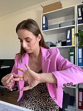 Hii Lolla online show from March 22, 2026, 8:05 am