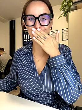 Hii Lolla online show from November 14, 2025, 7:01 am