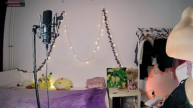 Snapshot of Violet_Veliya chatting on March 5, 2025, 4:13 pm Violet Veliya online show from March 5, 2025, 4:13 pm