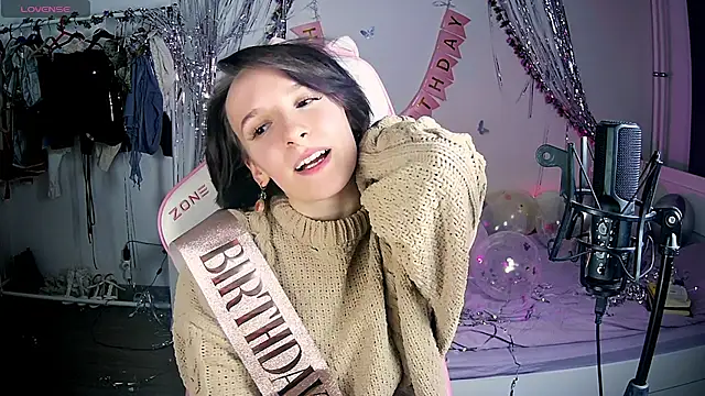 Snapshot of Violet_Veliya chatting on February 9, 2025, 7:09 pm Violet Veliya online show from February 9, 2025, 7:09 pm