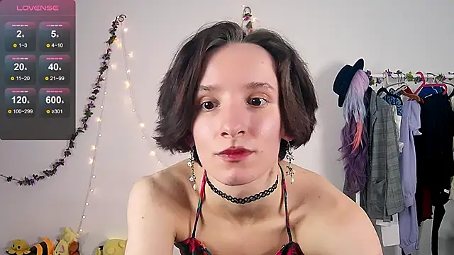 Snapshot of Violet_Veliya chatting on September 21, 2025, 2:11 pm Violet Veliya online show from September 21, 2025, 2:11 pm