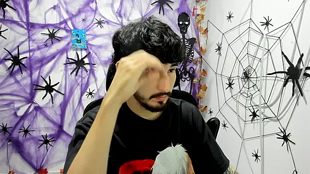 DmitriSanders online show from November 16, 2025, 5:06 pm