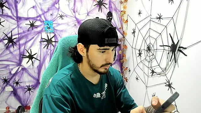 DmitriSanders online show from December 14, 2025, 2:00 pm