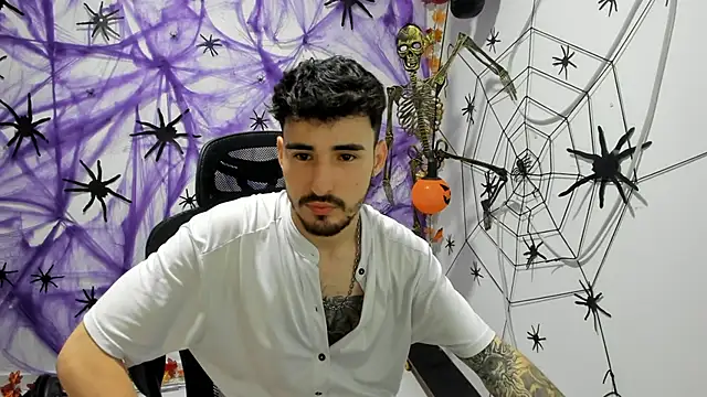 DmitriSanders online show from October 1, 2025, 10:35 pm