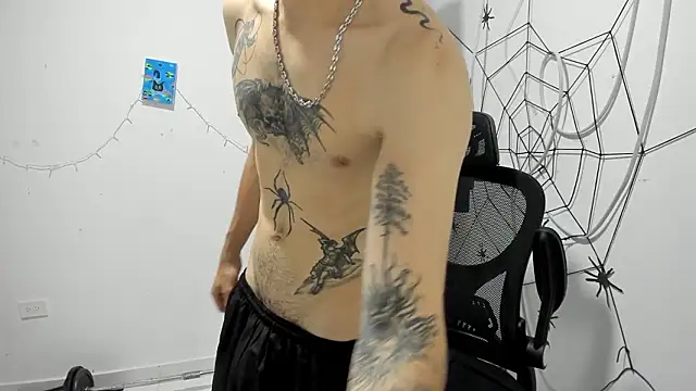 DmitriSanders online show from February 20, 2026, 10:33 pm