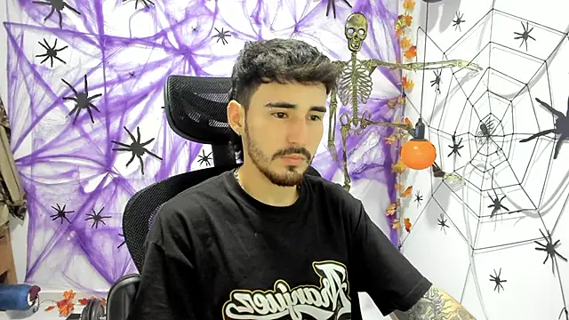 DmitriSanders online show from October 9, 2025, 8:42 pm