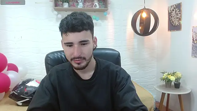 DmitriSanders online show from March 8, 2025, 11:48 am