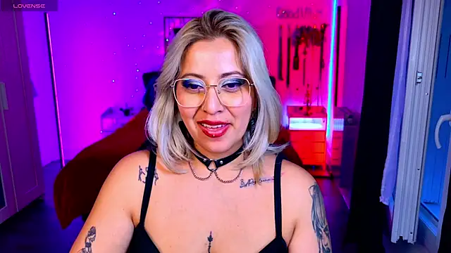 blackwidow s1 online show from April 18, 2026, 7:07 pm