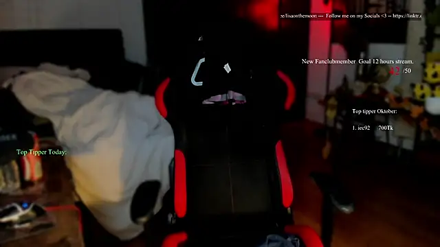 Lisaonthemoon online show from October 2, 2025, 8:45 pm