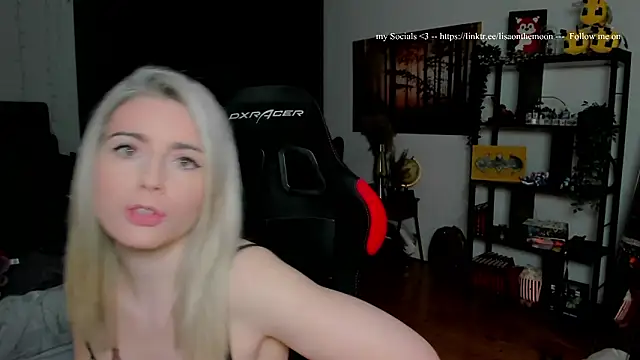 Snapshot of Lisaonthemoon chatting on February 25, 2026, 7:36 pm Lisaonthemoon online show from February 25, 2026, 7:36 pm