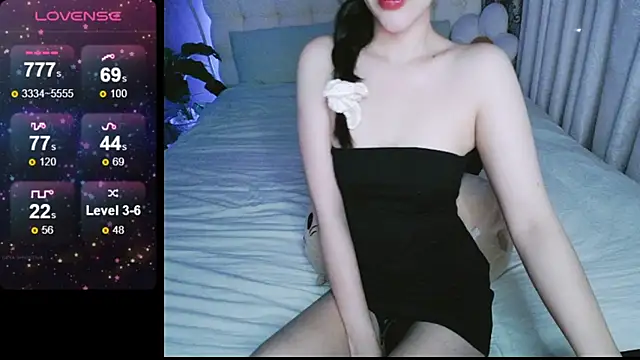  Viviann  online show from December 10, 2024, 4:06 pm