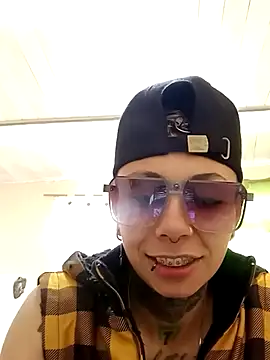 real fenix online show from March 21, 2025, 9:01 pm