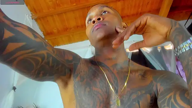 esteveen ortegas  online show from November 12, 2025, 2:54 pm