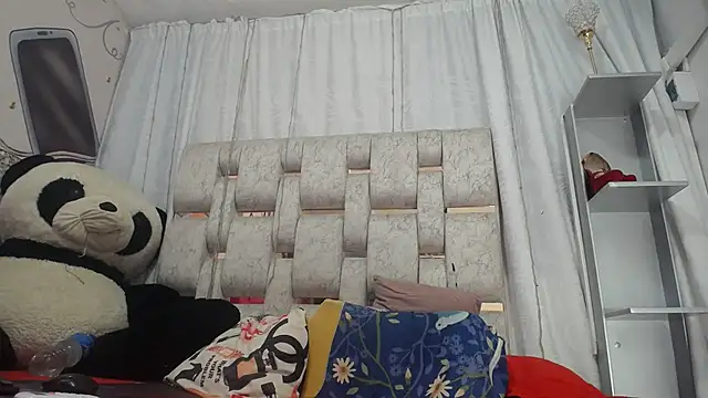 KEYRA-MILLER- online show from March 19, 2026, 1:38 am