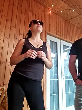 Snapshot of -Pupsiki- chatting on December 2, 2025, 7:54 am -Pupsiki- online show from December 2, 2025, 7:54 am