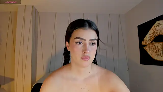 PaulinaSantos  online show from March 26, 2026, 8:07 pm