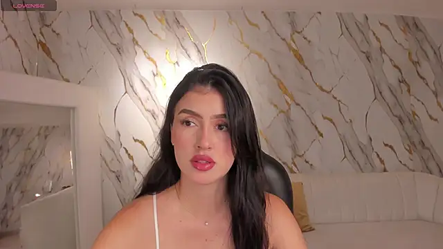 PaulinaSantos  online show from October 4, 2025, 7:37 pm