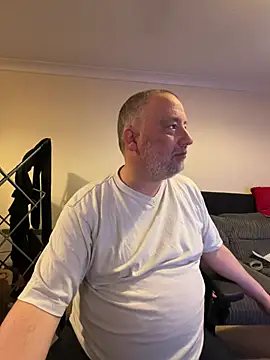 LondonTeffy online show from March 18, 2025, 10:04 pm