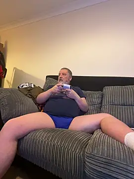 LondonTeffy online show from February 17, 2025, 10:05 pm