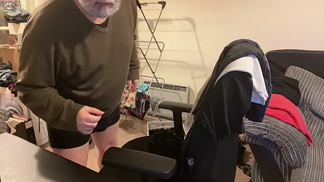 LondonTeffy online show from February 26, 2025, 10:15 pm