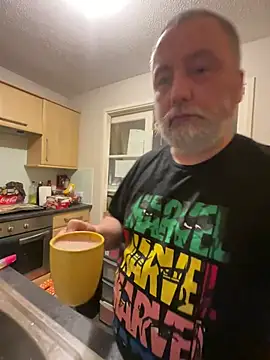 LondonTeffy online show from January 7, 2025, 10:41 pm