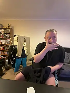 LondonTeffy online show from January 21, 2025, 10:41 pm