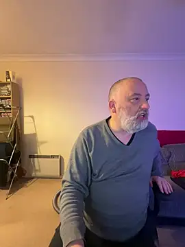 LondonTeffy online show from March 6, 2025, 10:15 pm