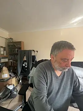 LondonTeffy online show from October 2, 2025, 10:29 am