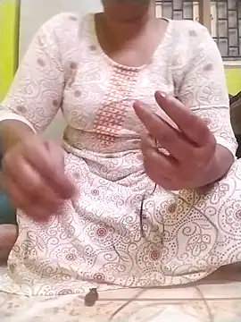 Tamilpriya46 online show from October 1, 2025, 4:55 pm