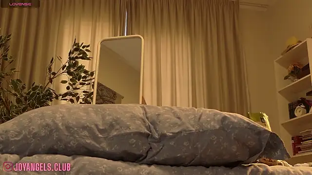 SophieCharm online show from March 28, 2026, 8:59 am