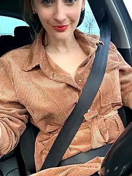 victoirenextdoor online show from December 4, 2024, 9:56 am